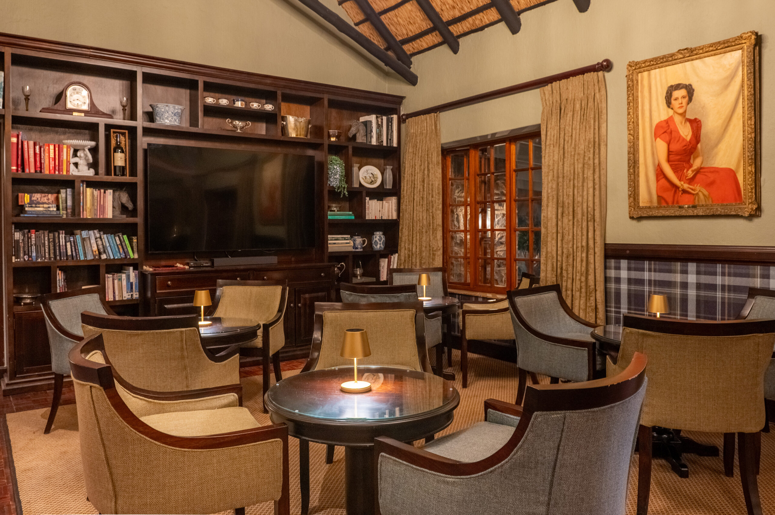 Walkersons Hotel: The Colonel Potter Bar